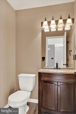 2030 GREYSTONE DR, Lebanon, PA 17042