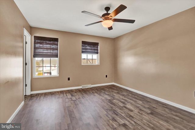 2030 GREYSTONE DR, Lebanon, PA 17042