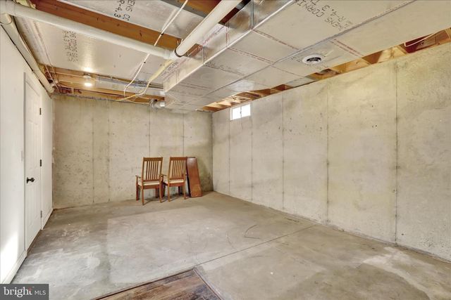 2030 GREYSTONE DR, Lebanon, PA 17042