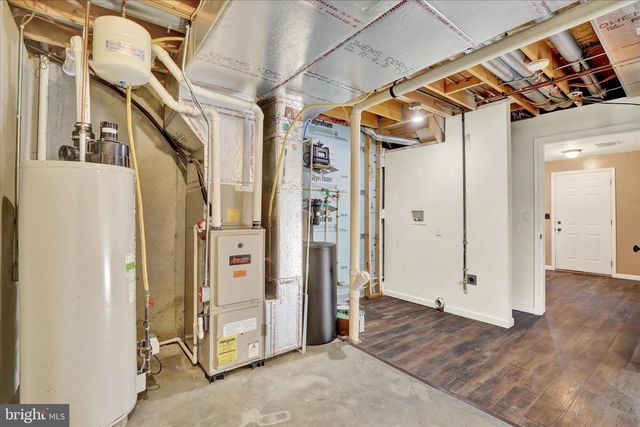 2030 GREYSTONE DR, Lebanon, PA 17042