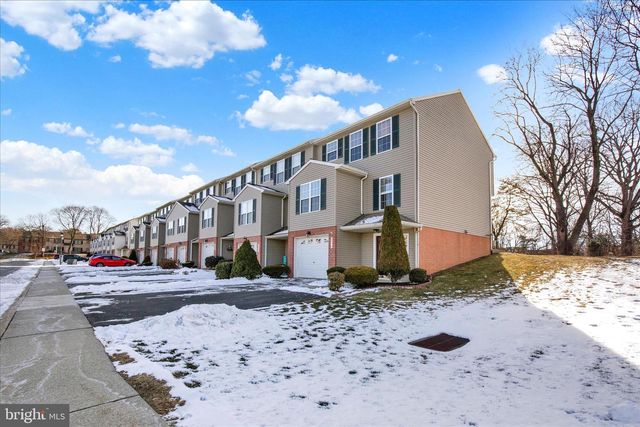 2030 GREYSTONE DR, Lebanon, PA 17042