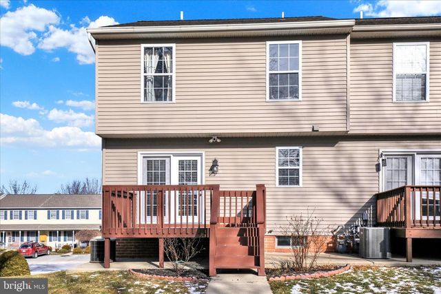 2030 GREYSTONE DR, Lebanon, PA 17042