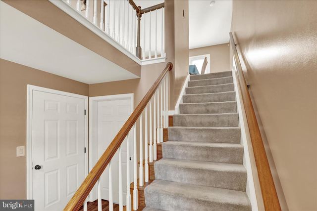 2030 GREYSTONE DR, Lebanon, PA 17042