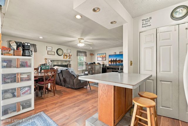 6115 Julie Kays Way, Louisville, KY 40258