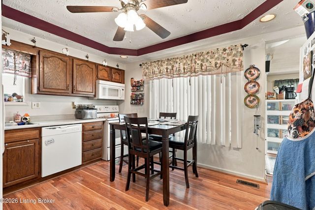 6115 Julie Kays Way, Louisville, KY 40258