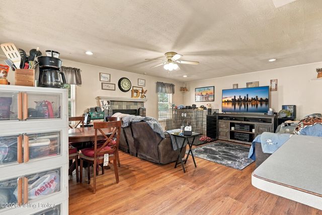 6115 Julie Kays Way, Louisville, KY 40258