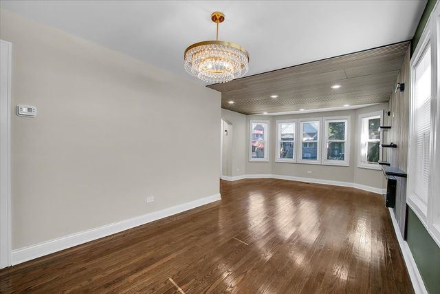 7320 S Oakley Avenue, Chicago, IL 60636