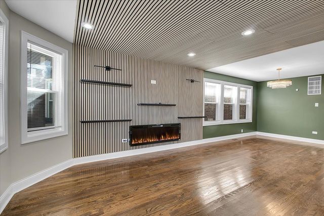 7320 S Oakley Avenue, Chicago, IL 60636