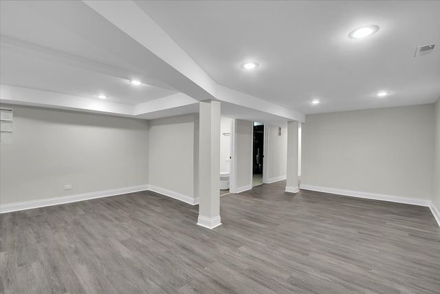 7320 S Oakley Avenue, Chicago, IL 60636