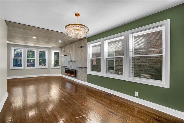 7320 S Oakley Avenue, Chicago, IL 60636