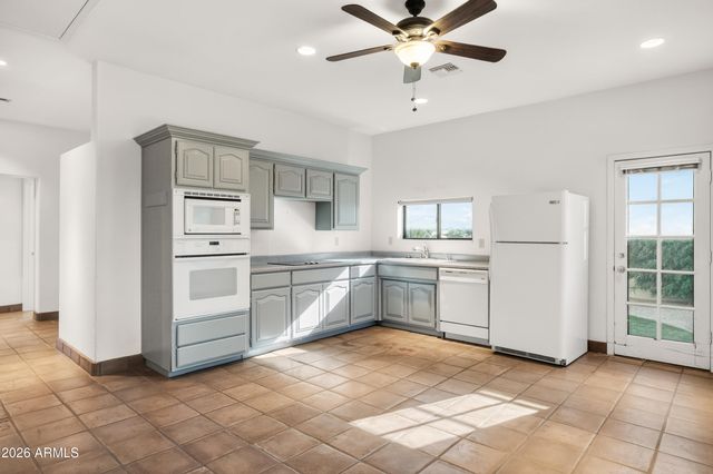 9533 E ROMPING Road, Carefree, AZ 85377