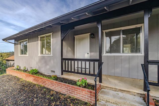 13171 Ridge Ct, Sutter Creek, CA 95685