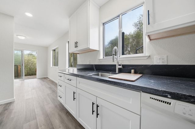 13171 Ridge Ct, Sutter Creek, CA 95685