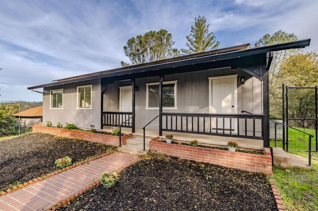 13171 Ridge Ct, Sutter Creek, CA 95685