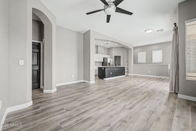 42424 N GAVILAN PEAK Parkway 52206, Anthem, AZ 85086