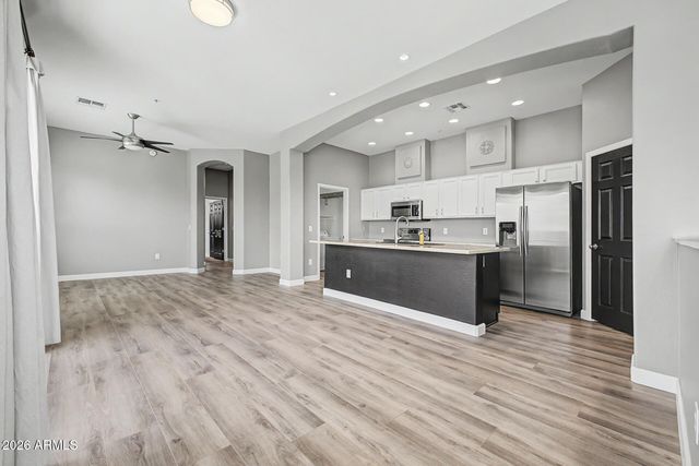 42424 N GAVILAN PEAK Parkway 52206, Anthem, AZ 85086