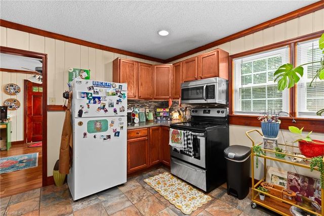5210 Doris Street, Winston-salem, NC 27105