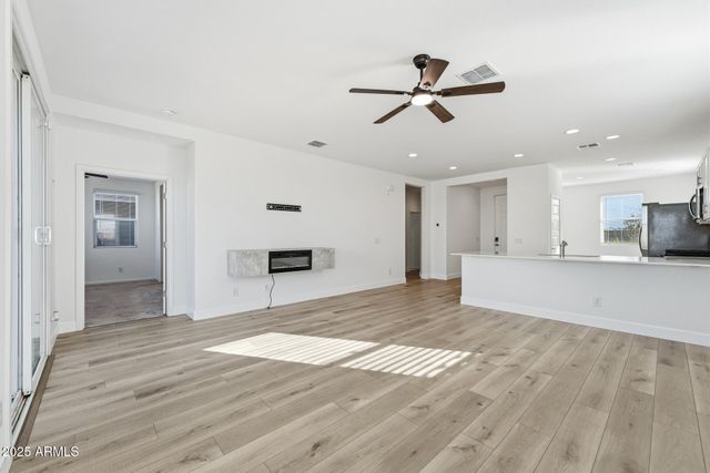 38030 N FRONT RUNNER Lane, San Tan Valley, AZ 85140