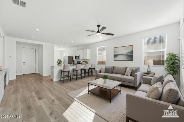 38030 N FRONT RUNNER Lane, San Tan Valley, AZ 85140