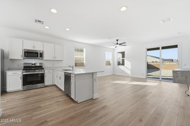 38030 N FRONT RUNNER Lane, San Tan Valley, AZ 85140