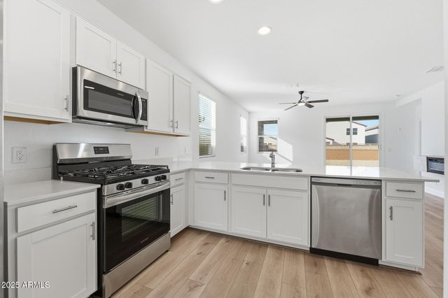 38030 N FRONT RUNNER Lane, San Tan Valley, AZ 85140