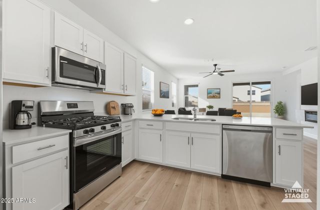 38030 N FRONT RUNNER Lane, San Tan Valley, AZ 85140