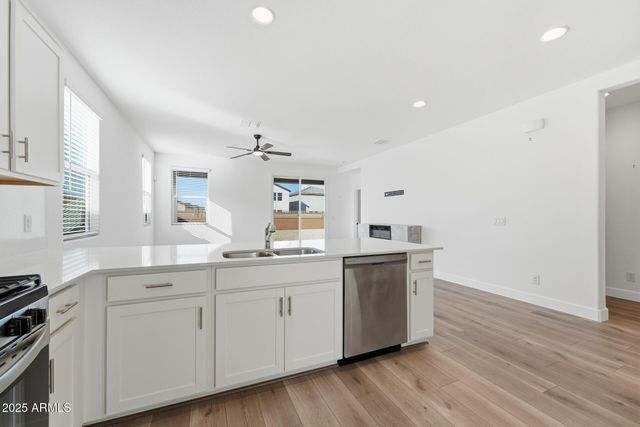 38030 N FRONT RUNNER Lane, San Tan Valley, AZ 85140