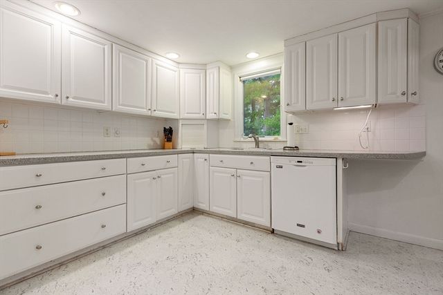 7 Bittersweet Lane, Dennis, MA 02660