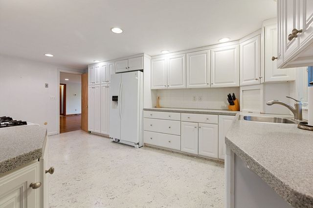 7 Bittersweet Lane, Dennis, MA 02660