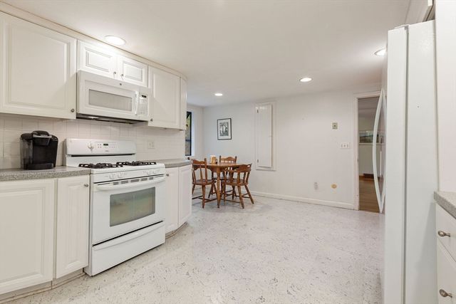 7 Bittersweet Lane, Dennis, MA 02660