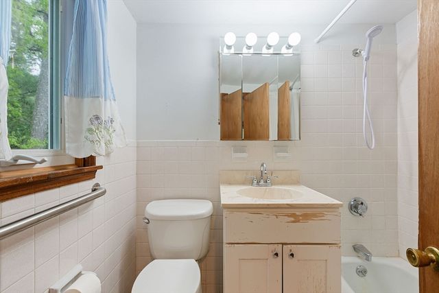 7 Bittersweet Lane, Dennis, MA 02660