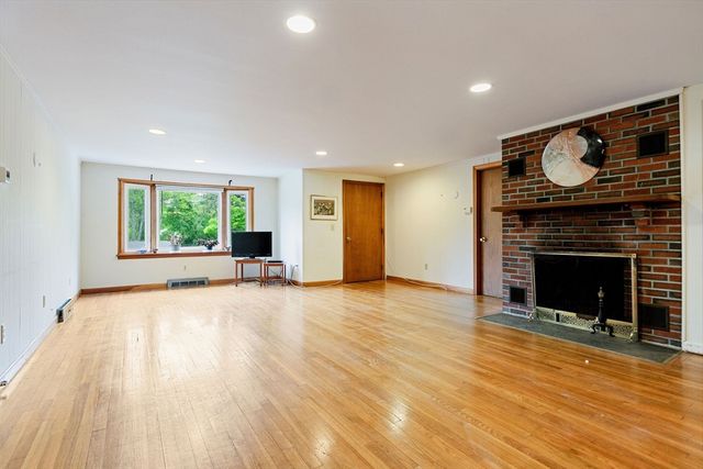 7 Bittersweet Lane, Dennis, MA 02660