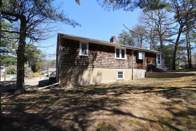 7 Bittersweet Lane, Dennis, MA 02660