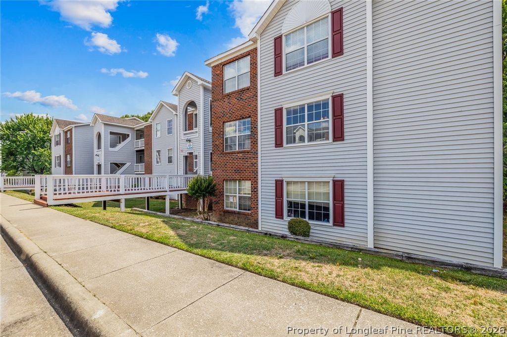 225 Waterdown Drive 8, Fayetteville, NC 28314 — photo 2
