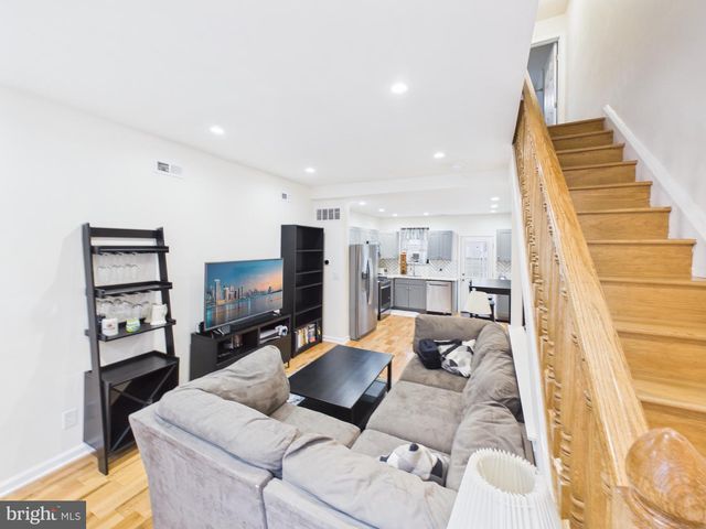 745 S DARIEN ST, Philadelphia, PA 19147