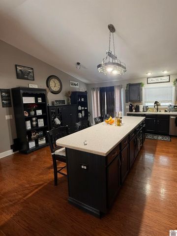 206 Christopher Drive, Cadiz, KY 42211