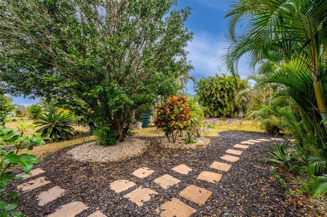 209 MARK TWAIN LANE, Rotonda West, FL 33947