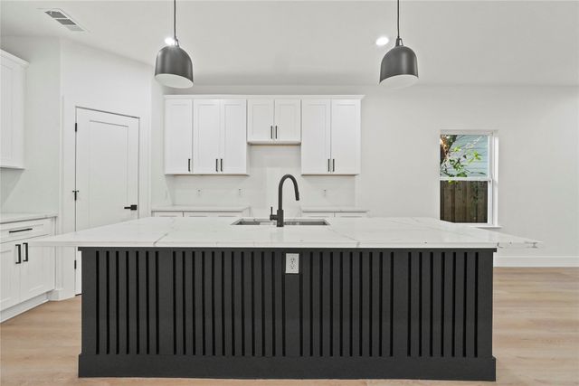 4228 Aztec, Dallas, TX 75216