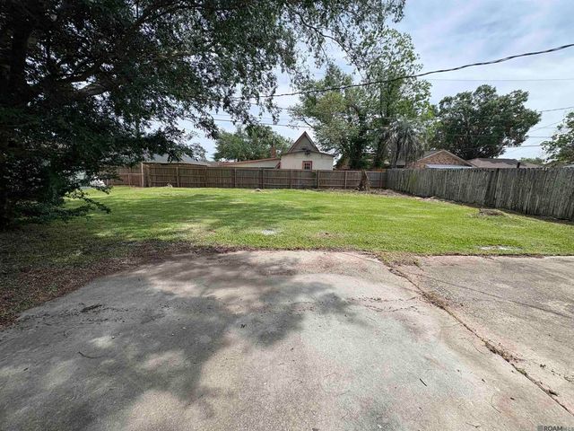 251 Myrtle Grove Dr, Donaldsonville, LA 70346