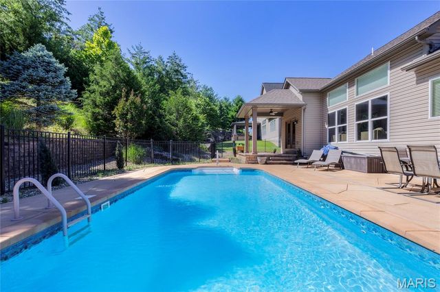 1090 Bridleridge Crossing Spur, Unincorporated, MO 63049