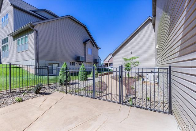 1090 Bridleridge Crossing Spur, Unincorporated, MO 63049
