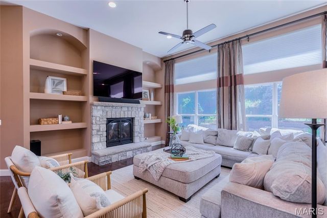 1090 Bridleridge Crossing Spur, Unincorporated, MO 63049