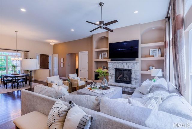 1090 Bridleridge Crossing Spur, Unincorporated, MO 63049