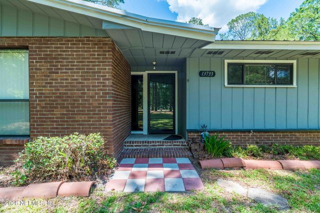 13733 JOHN WILLIAMS Road, Sanderson, FL 32087