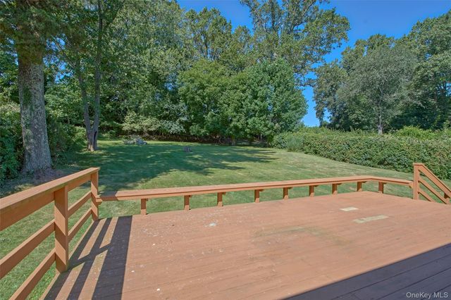 185 Pinewood Road, Hartsdale, NY 10530