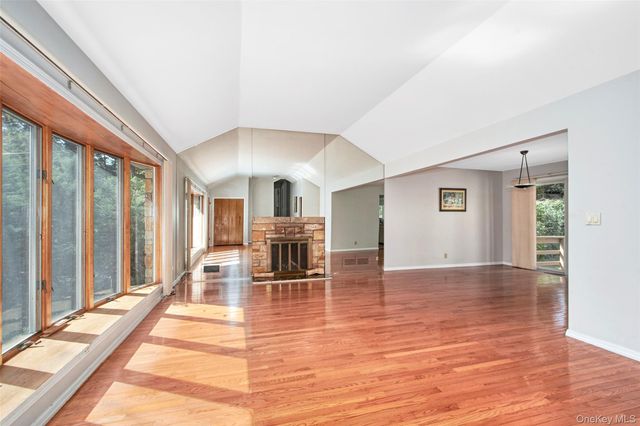 185 Pinewood Road, Hartsdale, NY 10530