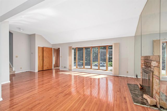 185 Pinewood Road, Hartsdale, NY 10530