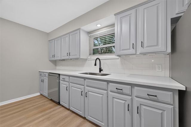 9614 Hammerly, Houston, TX 77080