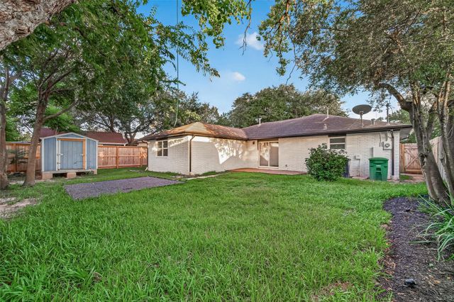 9614 Hammerly, Houston, TX 77080
