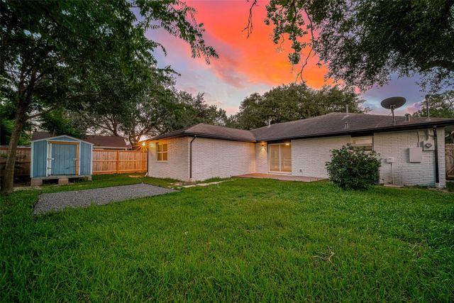 9614 Hammerly, Houston, TX 77080